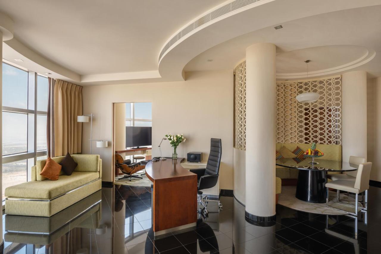 होटल Jumeirah Emirates Towers 5*