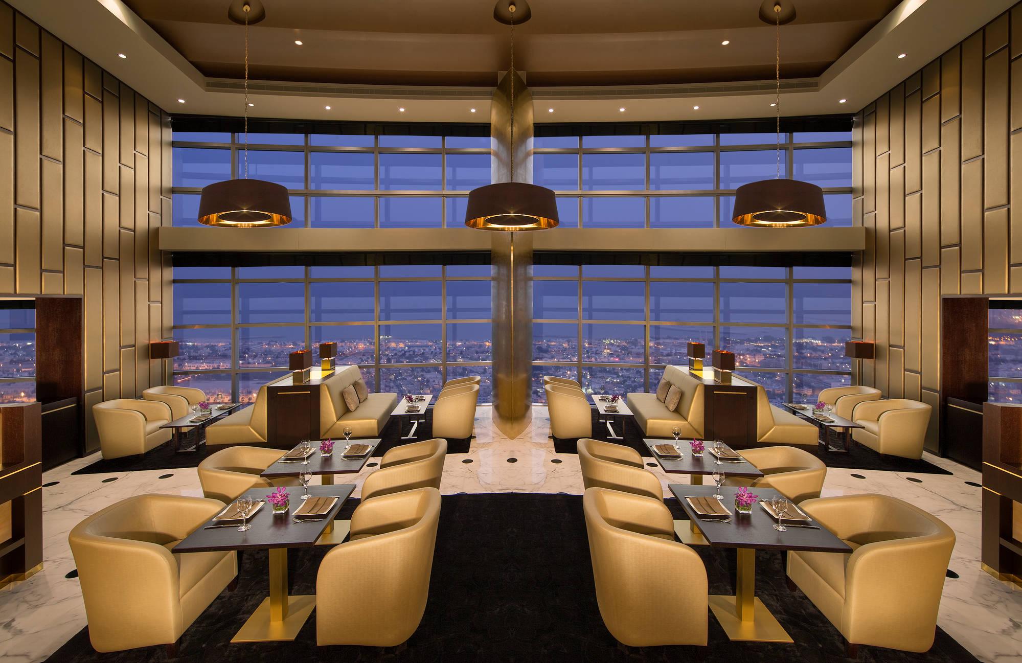 Jumeirah Emirates Towers होटल 5*