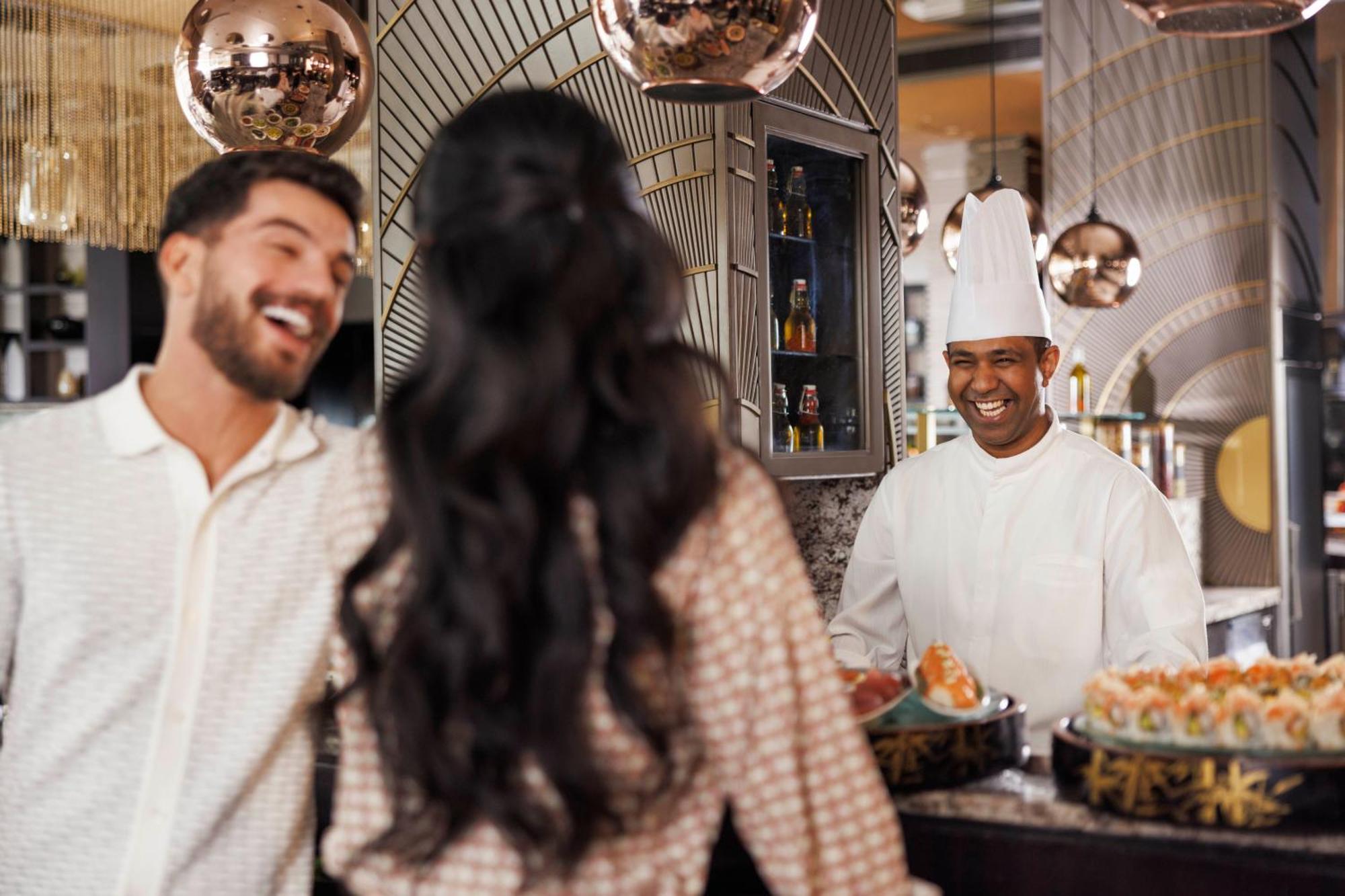 होटल Jumeirah Emirates Towers 5*