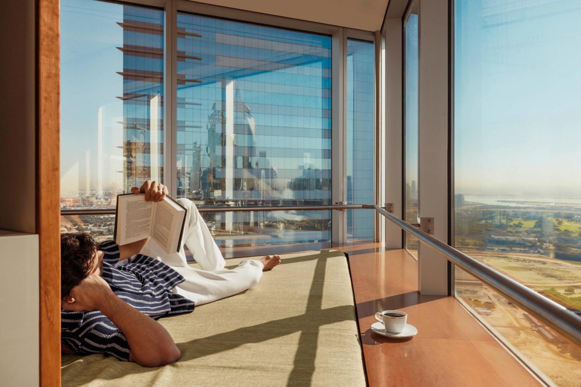 Jumeirah Emirates Towers होटल